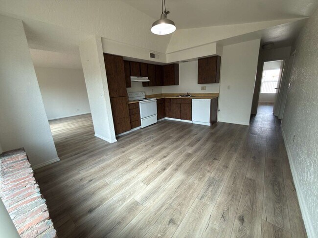 Building Photo - 14814 N 59th Dr
