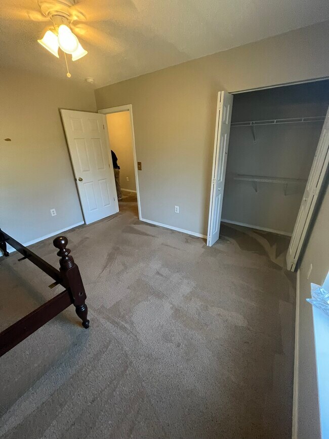 Building Photo - 403 Tripmont Ct