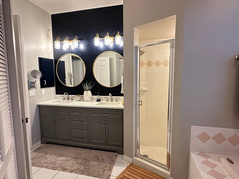 Building Photo - 5738 39th Street Cir E