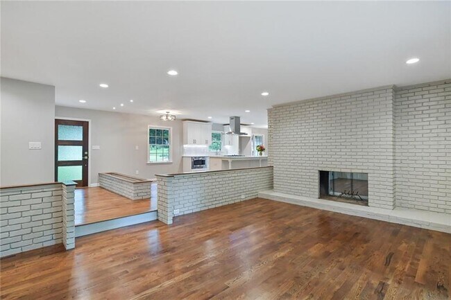 Building Photo - 4176 Triple Creek Ct NE
