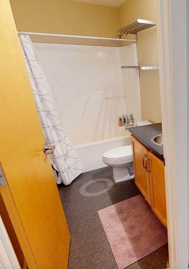 Building Photo - 918 Olive St