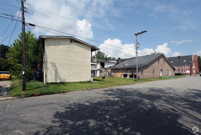 Building Photo - 202-206 S Raleigh St