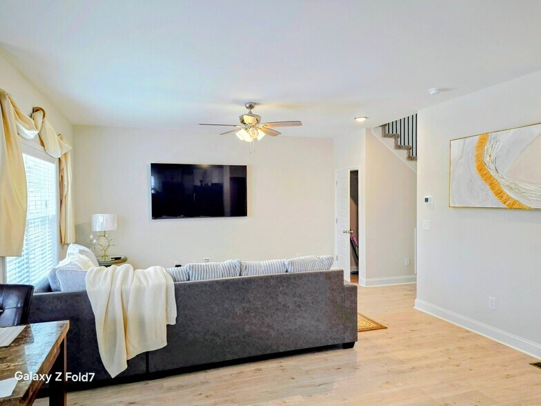 Building Photo - 1370 Norman Ln