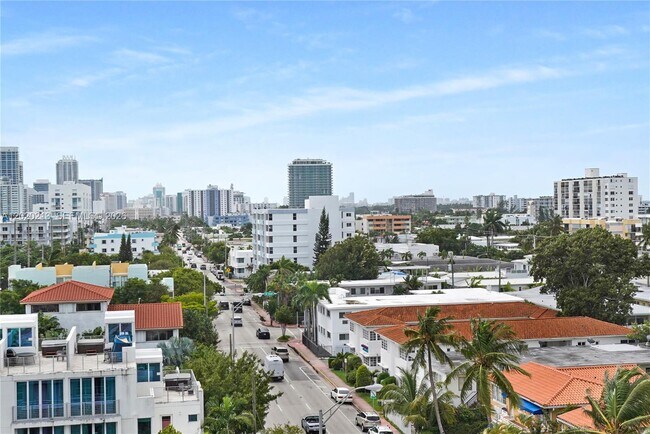 Building Photo - 8233 Harding Ave