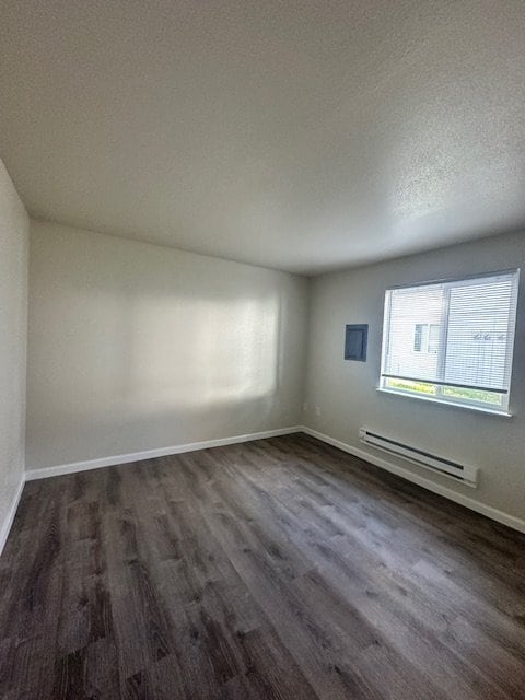 Building Photo - 2-Bedroom, First Floor Corner Unit, Near Transportation