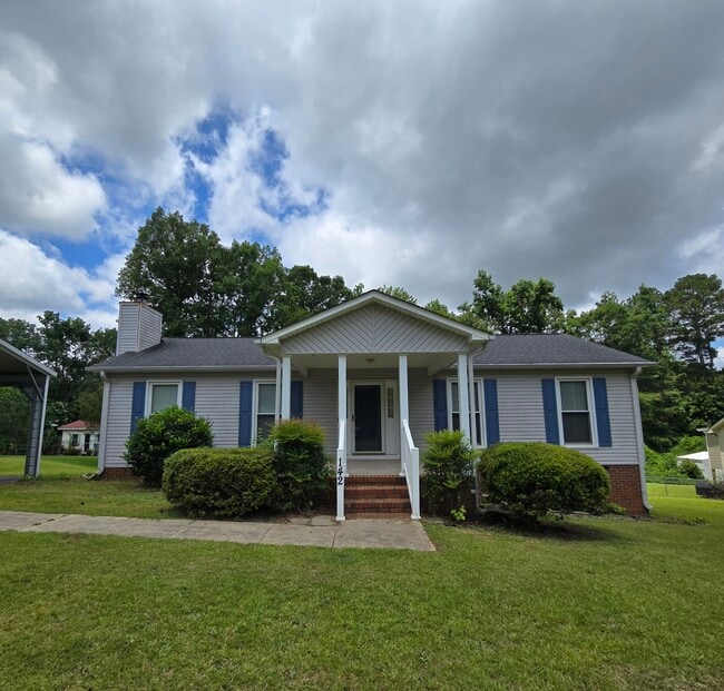 Primary Photo - 142 Crestview Dr