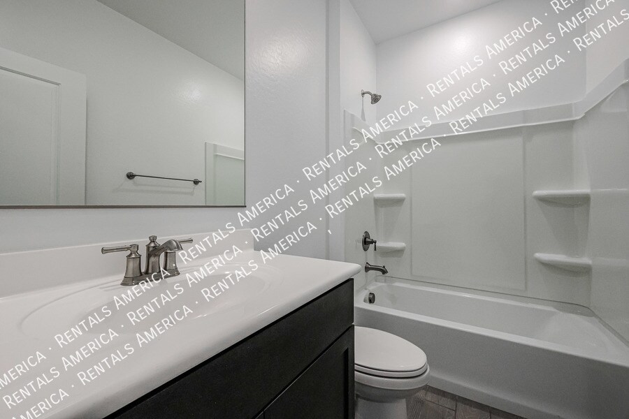 Building Photo - 40322 W Hillman Dr