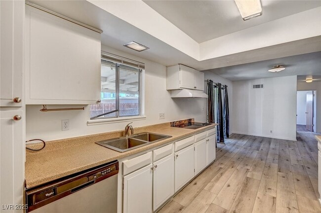 Building Photo - 1516 Inverness Ave