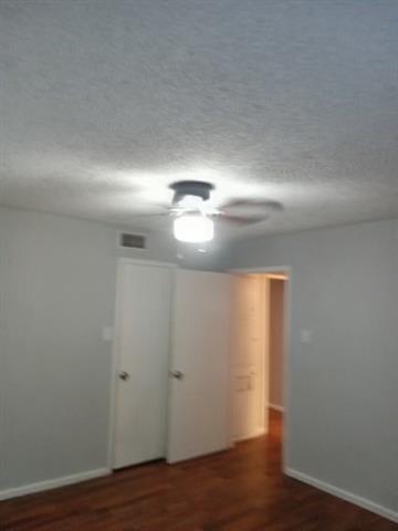 Building Photo - 308 S Pecan St