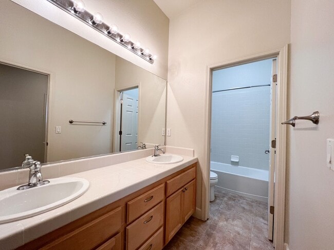 Building Photo - 1808 Spokane Rd