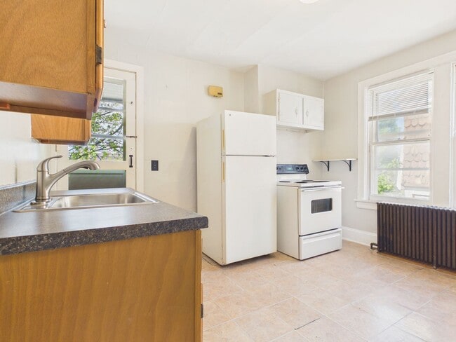 Building Photo - 1528 Green St