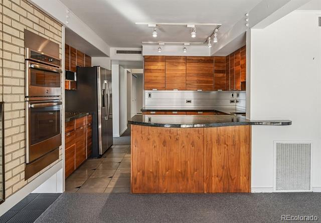 Building Photo - 3130 S Monroe St