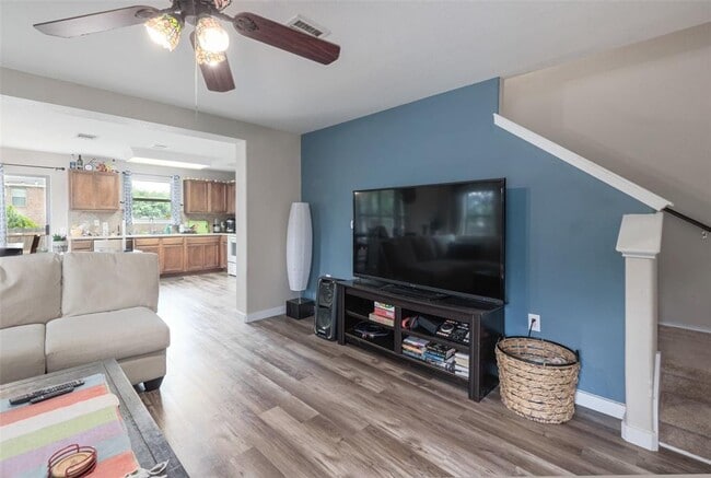 Building Photo - 5307 Viewpoint Dr