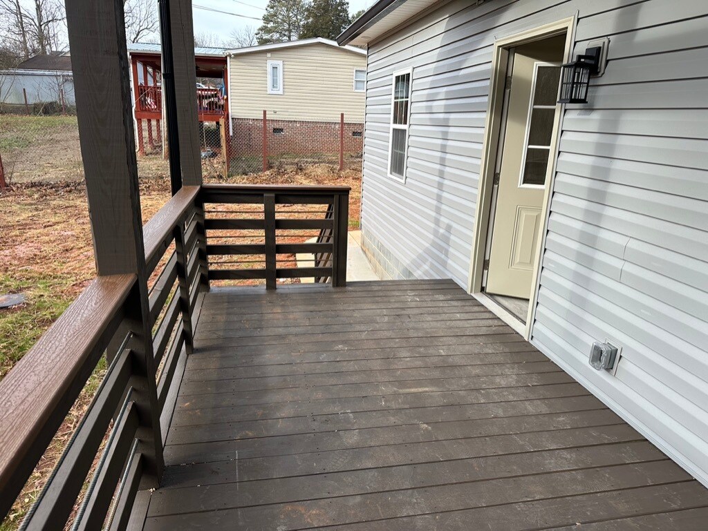 Building Photo - 735 Tussey St