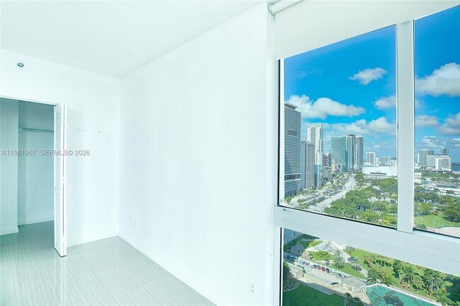 Building Photo - 325 S Biscayne Blvd
