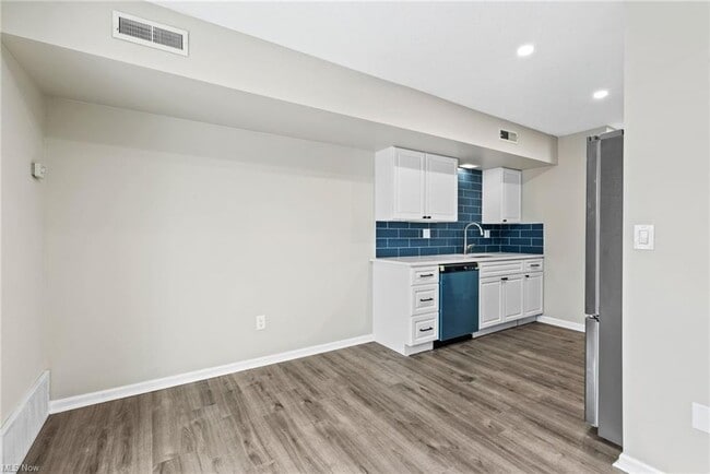 Building Photo - 22300 River Walk Ln