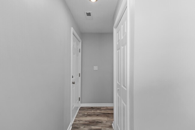 Building Photo - 109 Rodeo Ln
