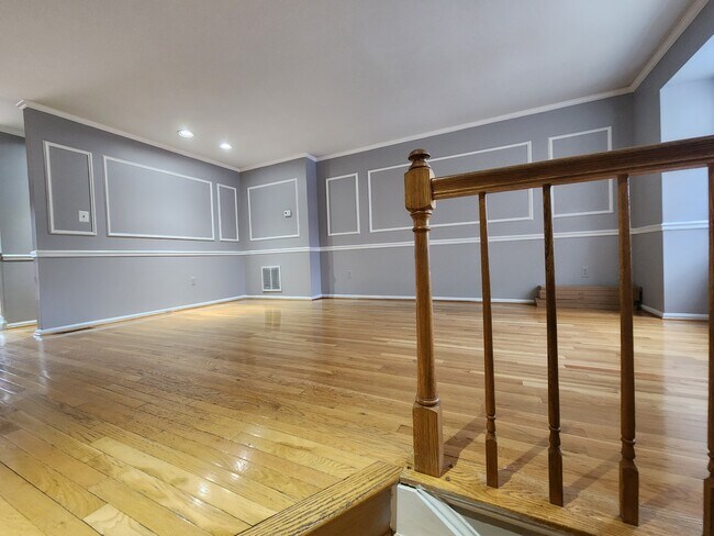 Building Photo - 18859 McFarlin Dr