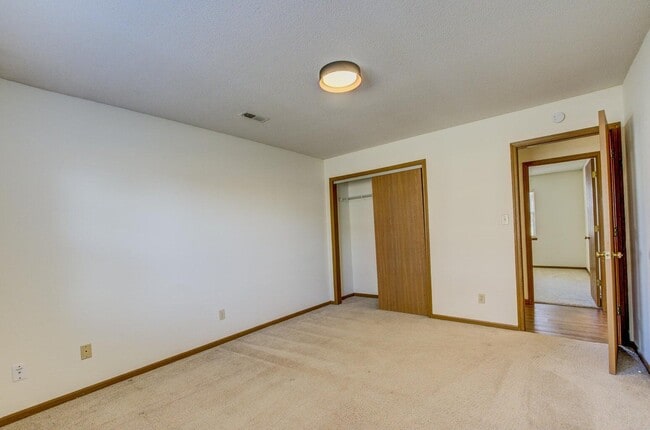 Building Photo - 3406 Crossings Dr