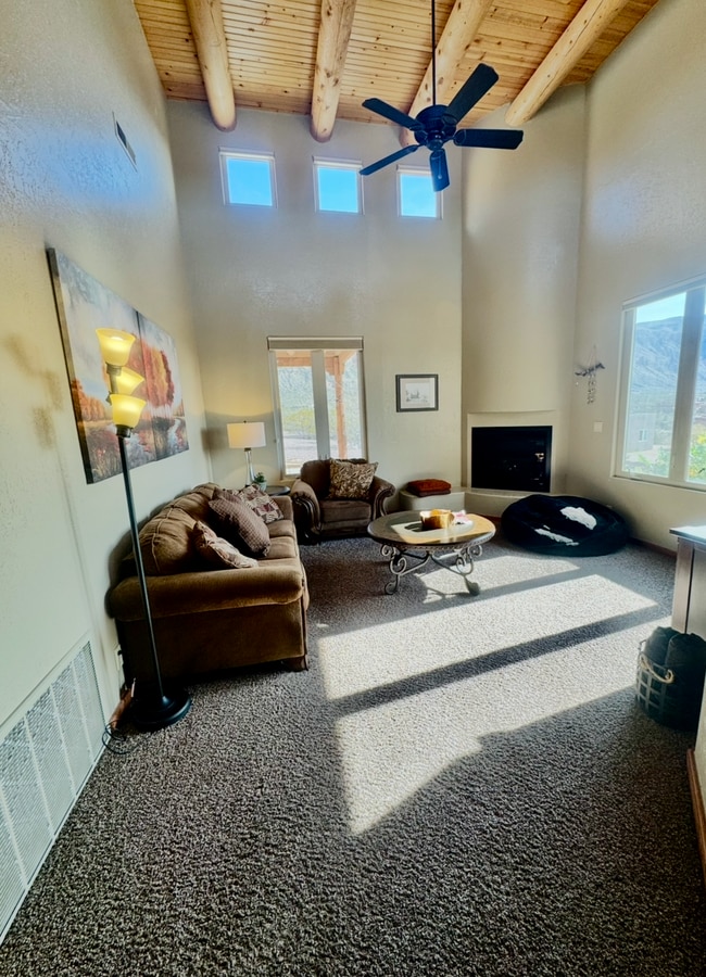 Building Photo - 3369 S 1100 W