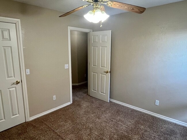 Building Photo - Large 3 Bed 2.5 Bath In Edmond