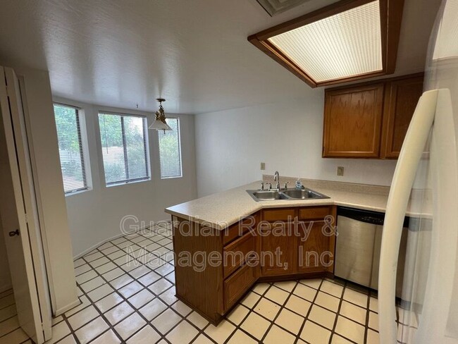 Building Photo - 15020 N 40th St
