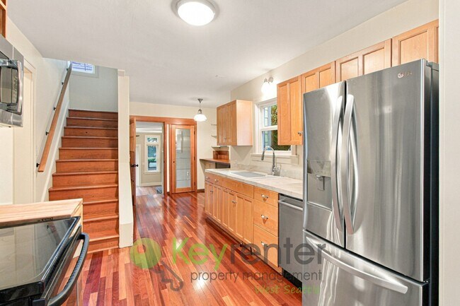 Building Photo - 9844 42nd Ave SW