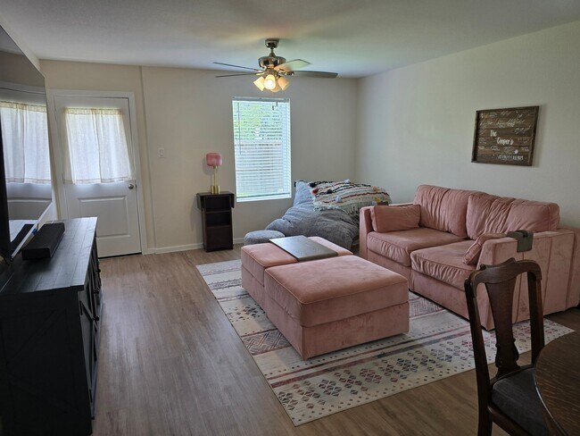 Building Photo - 21519 Carosella Dr