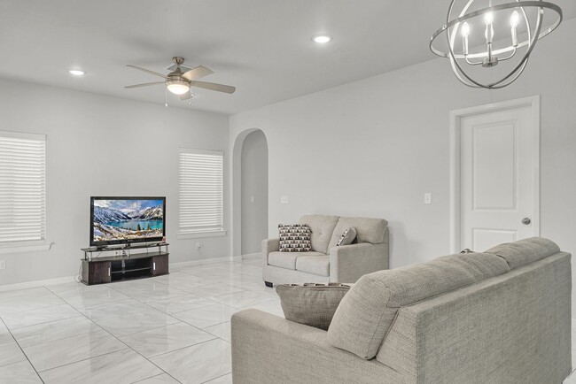 Building Photo - Upper Valley 2 Bedroom 2.5 Bath