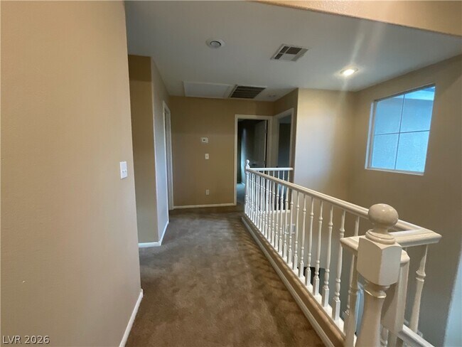 Building Photo - 10841 Paradise Rd