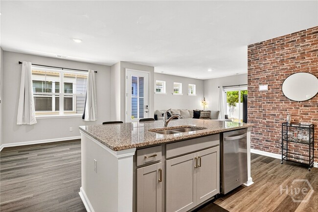 Building Photo - 170 Holloway Hl