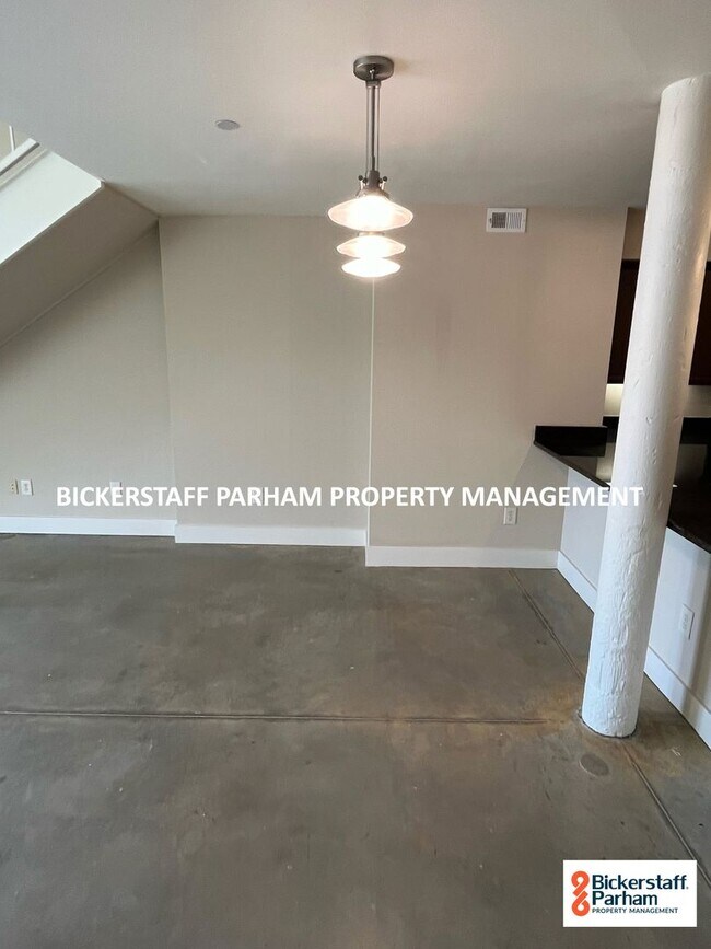 Building Photo - Welcome to Eagle and Phenix Condominiums!