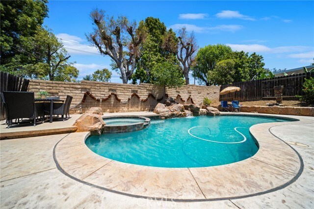 Building Photo - 731 Langer Dr