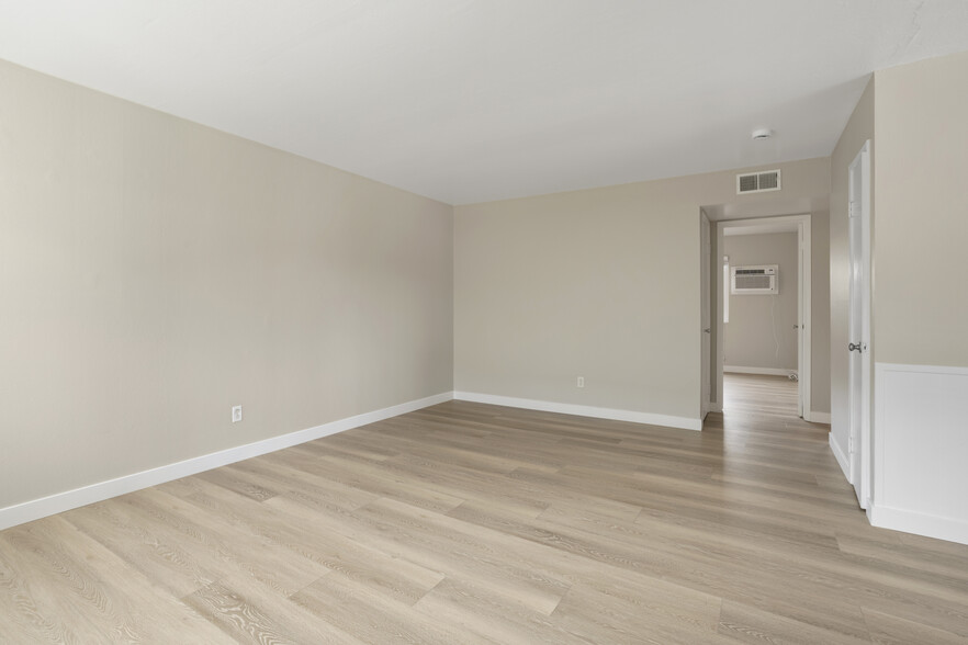 living area - 1271 Coronado Dr