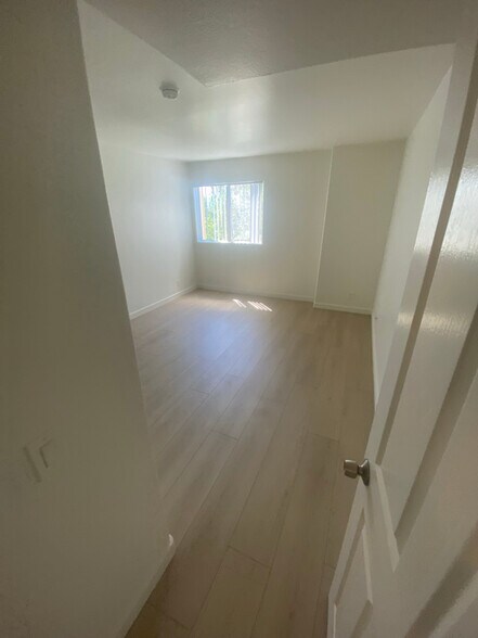 Building Photo - 5405 Kester Ave