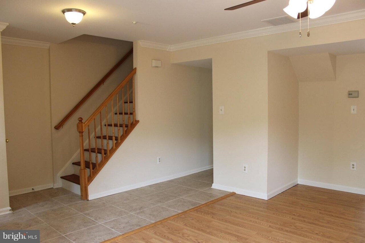 Stairs to second floor - 521 Primus Ct