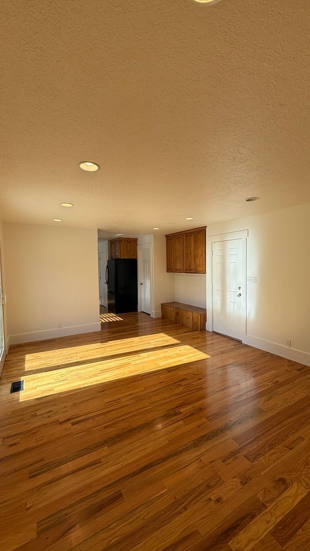 Building Photo - Large Single Family Lehi Home available now!