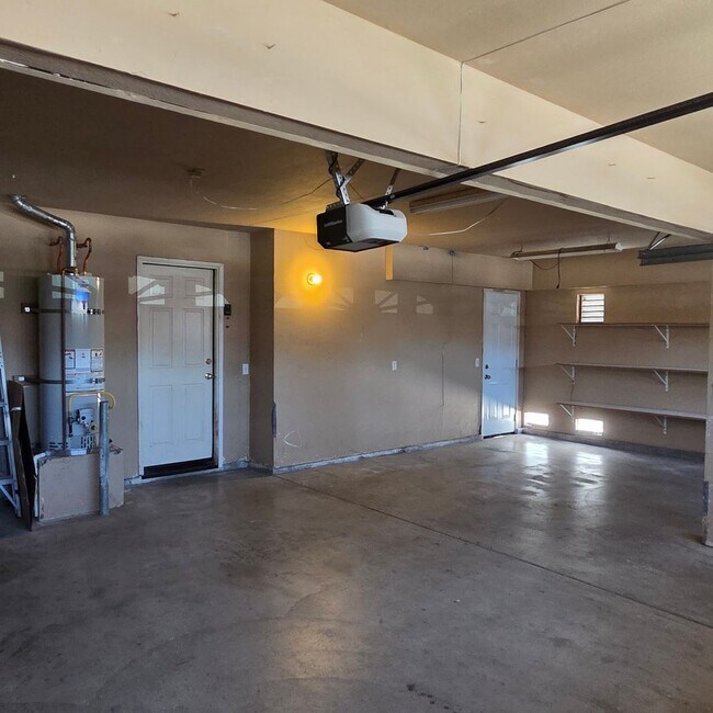 Building Photo - 8577 Rosemary Dr