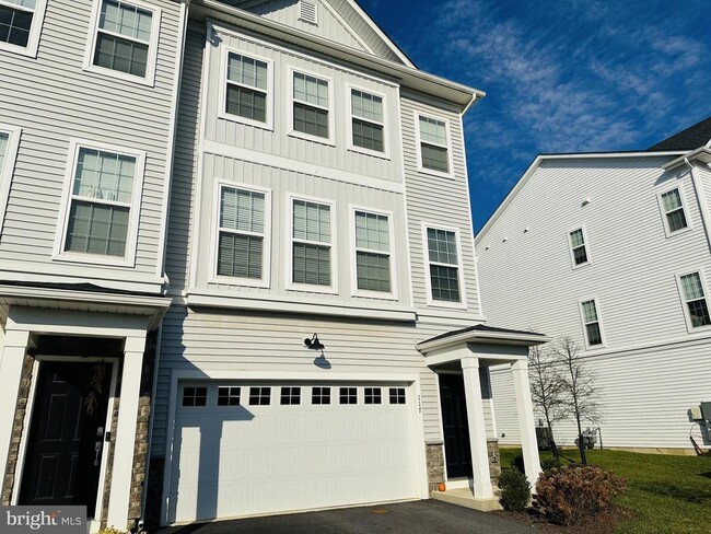 Building Photo - 117 Livingston Ln