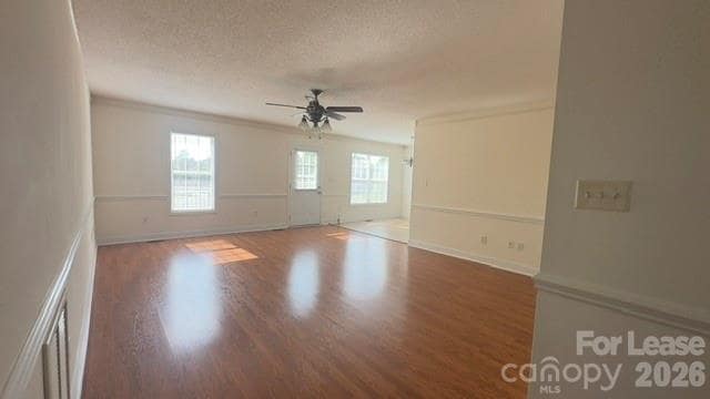 Building Photo - 5316 Oaktree Dr