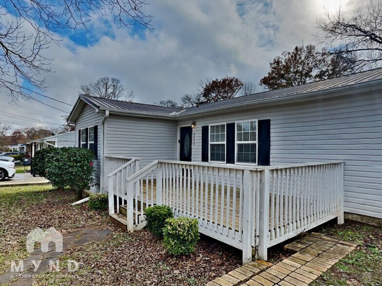 Building Photo - 2620 21st St