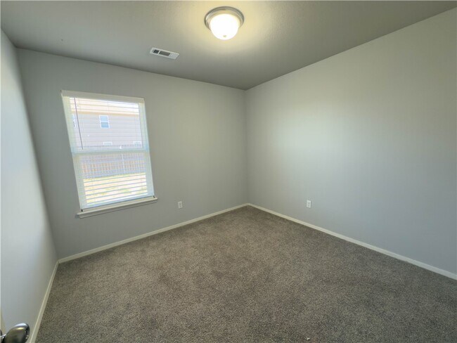 Building Photo - 741 Morningside Dr