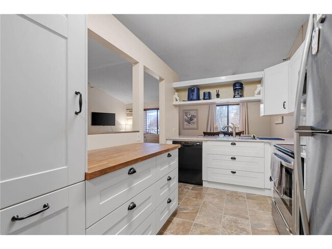 Building Photo - 4151 Boone Ave N