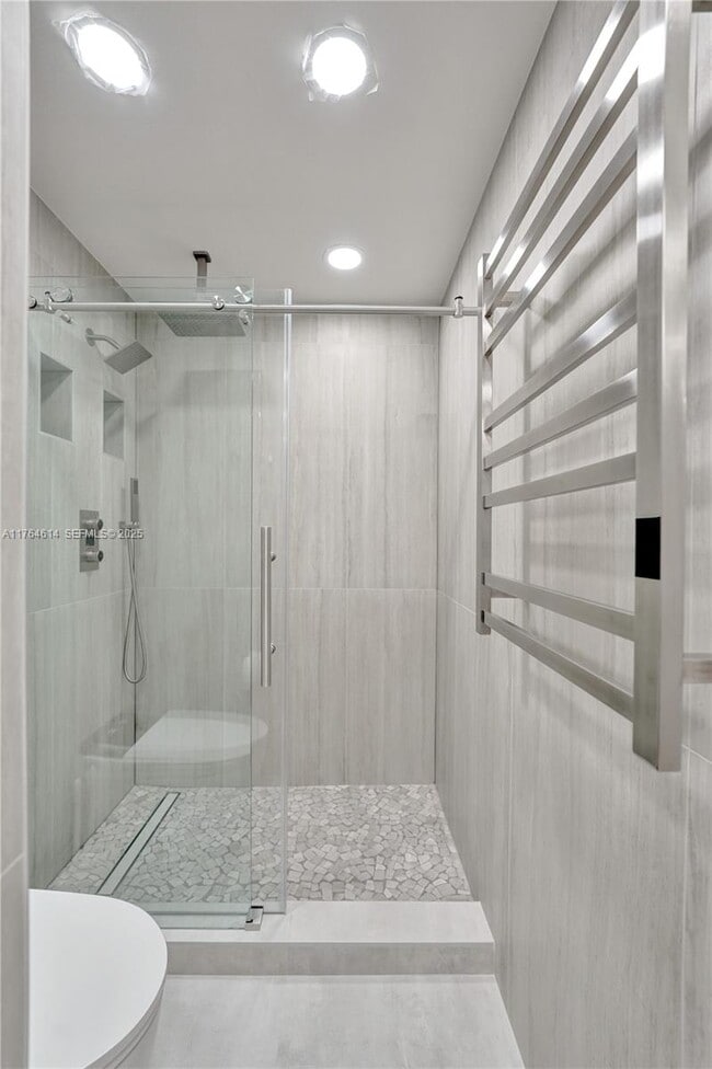 Building Photo - 4001 S Ocean Dr