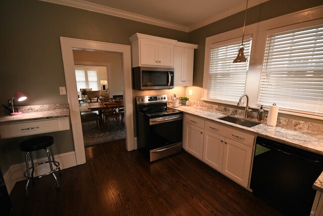 Building Photo - 408 W Park Ave