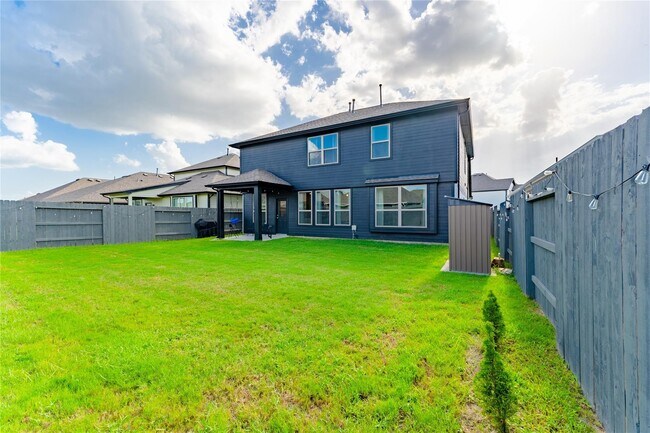Building Photo - 8327 Threadfin Wy