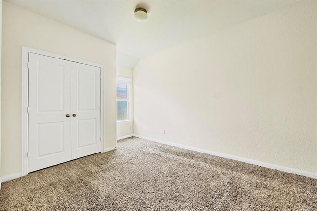 Building Photo - 1005 Fountain Grass Way