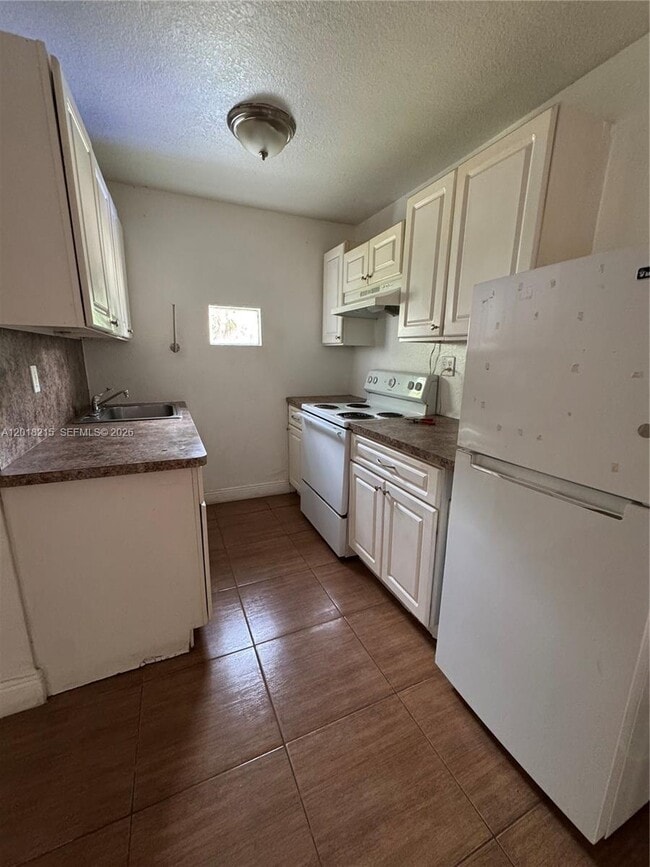Building Photo - 410 N 58th Ave