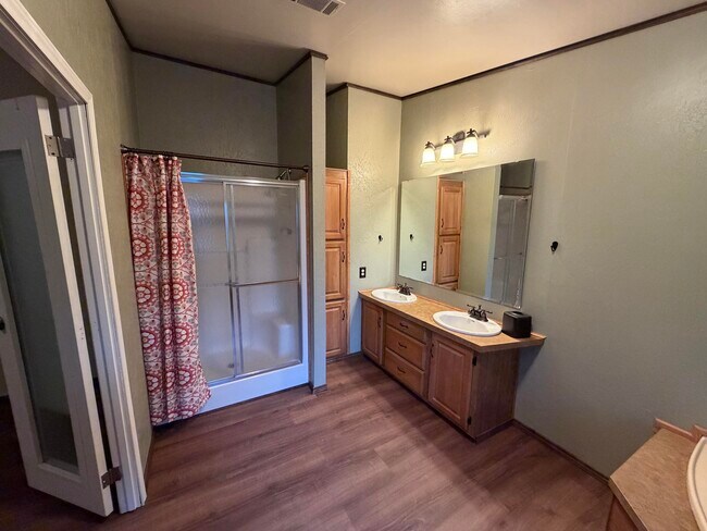 Building Photo - 11120 Gentry Ln