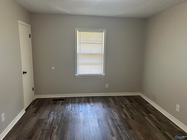 Building Photo - 407 Pecan Ave